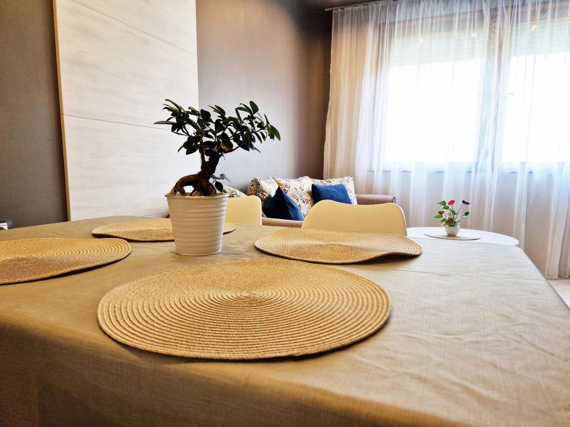 Central Apartment - Spacious Designer Property In Stara Zagora Esterno foto